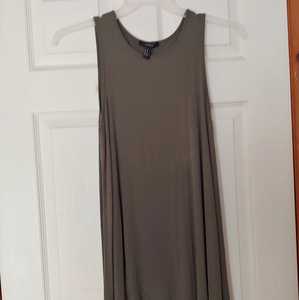 Green Sleeveless Shift Dress